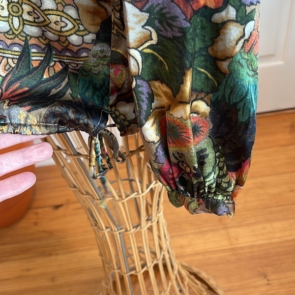 Johnny Was 🔥sale🔥 blouse with parrots. Fall colors - Picture 5 of 10